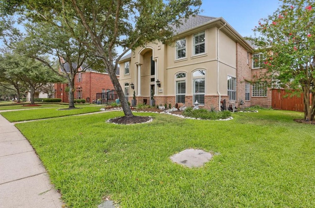 5819 Santa Fe Springs Dr, Houston, TX 77041