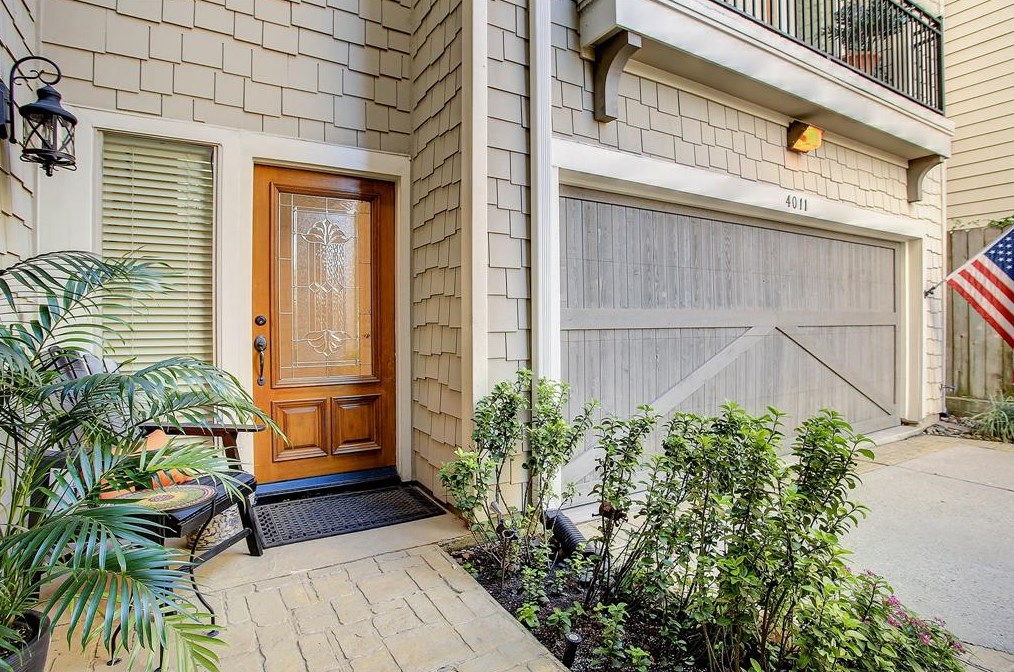 4011 Floyd St, Houston, TX 77007-5721