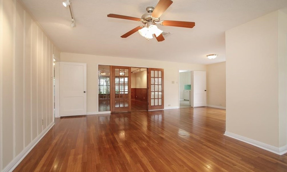 5101 Beech St, Bellaire, TX 77401