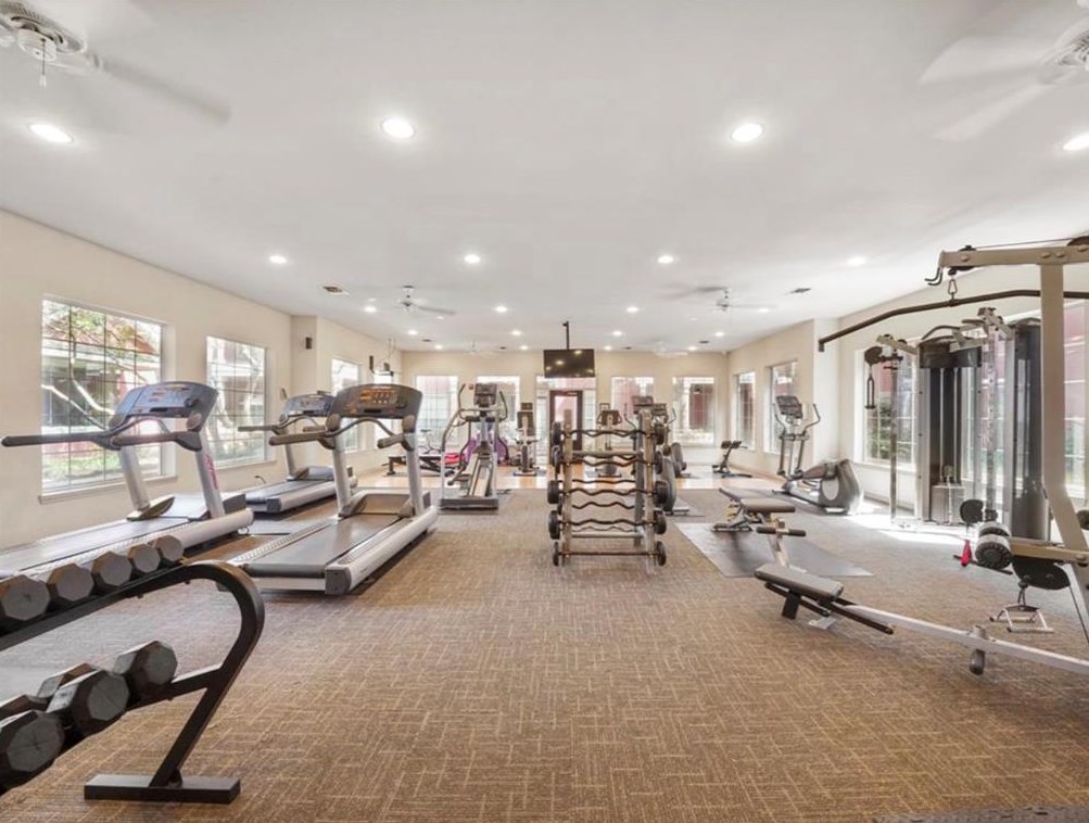 2400 Mccue Rd, Houston TX  77056-5106 exterior