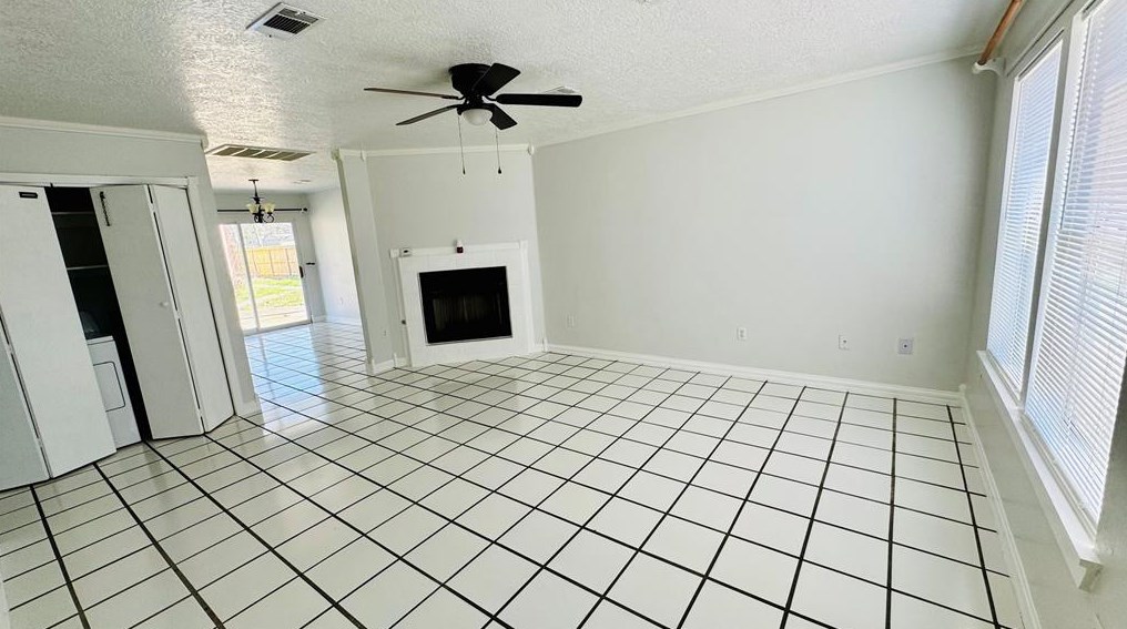 2218 Kilgore Rd, Baytown, TX 77520
