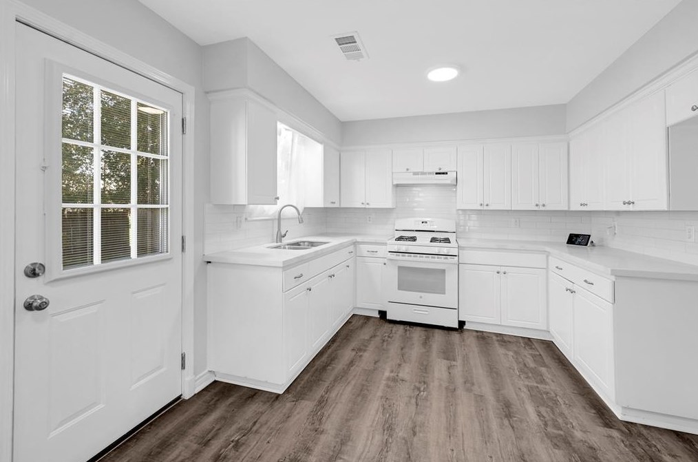 2108 Heaney Dr, Houston TX  77093-6112 exterior