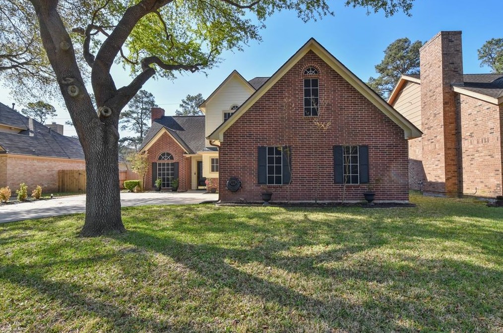 10607 Mills Cir, Houston, TX 77070-4455