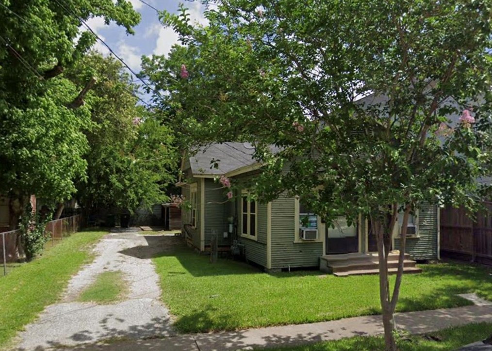 1028 Adele St, Houston, TX 77009-2412