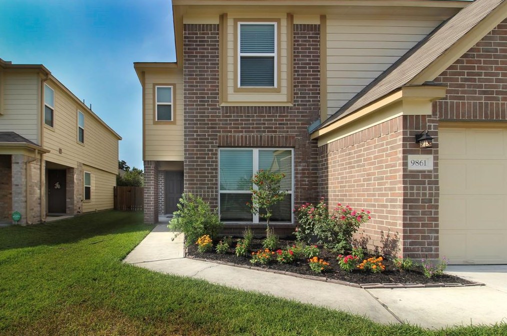 9861 Hyacinth Way, Conroe, TX 77385