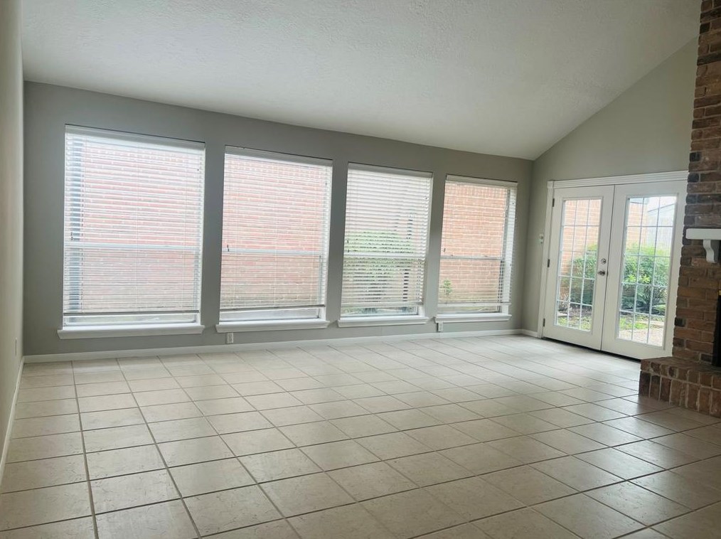 2122 Ashford Hollow Ln, Houston TX  77077-5812 exterior