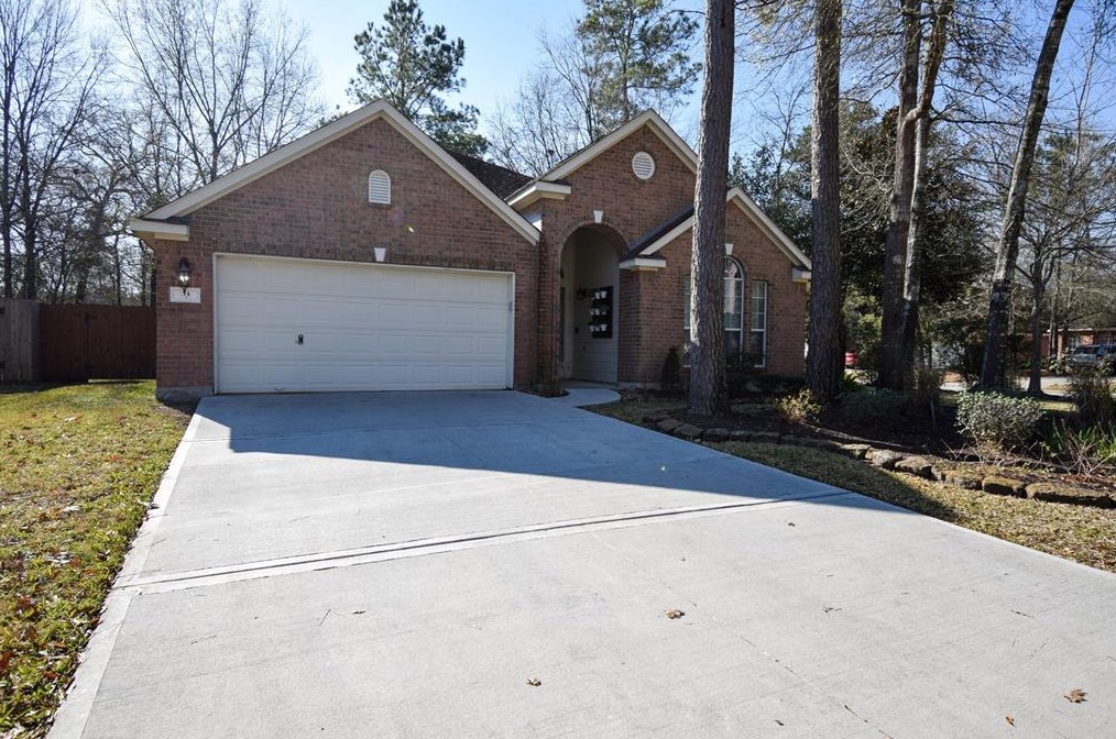 31 Rolling Ridge Ct, Conroe, TX 77385