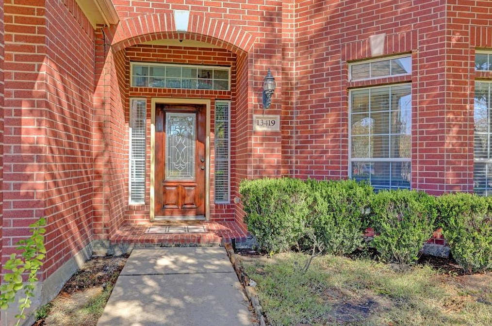 13419 Sunset Bay Ln, Pearland, TX 77584