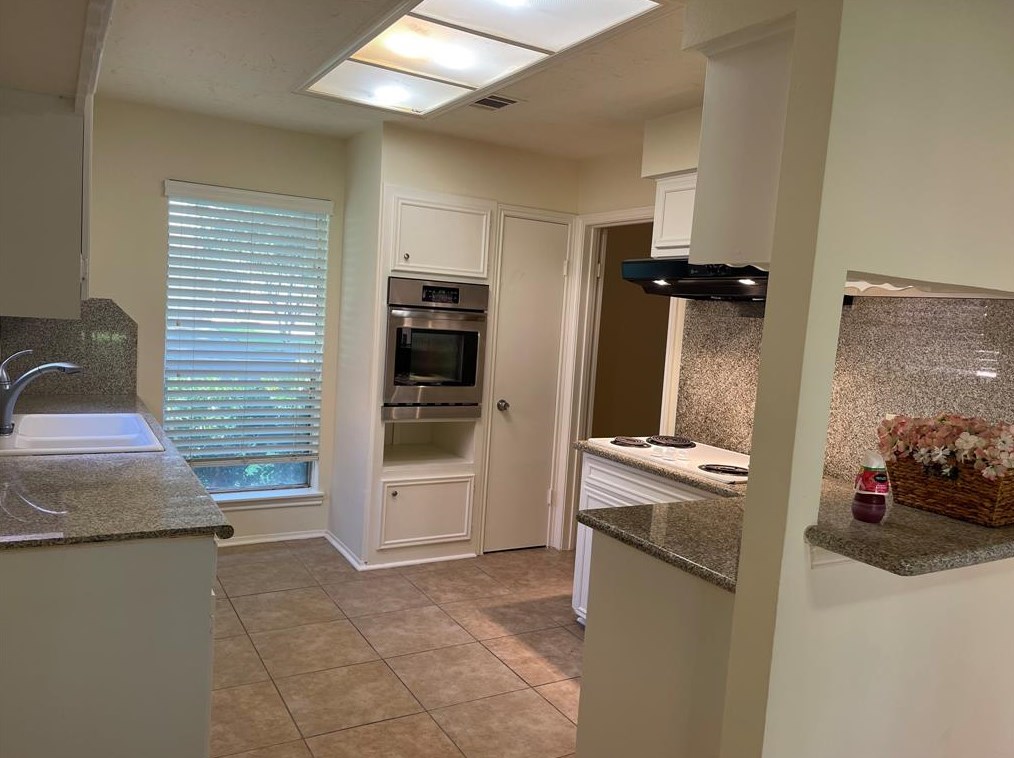3115 Jenny Dr, Sugar Land, TX 77479-1608