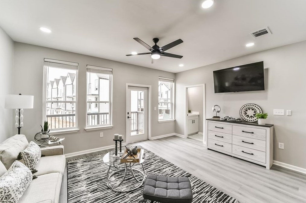 2519 Washington St #111, Waller, TX 77484