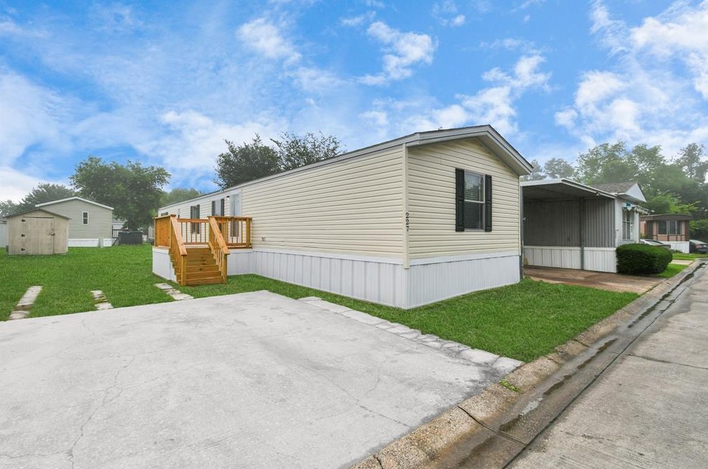 2710 Wilson Rd Trlr 227, Humble, TX 77396