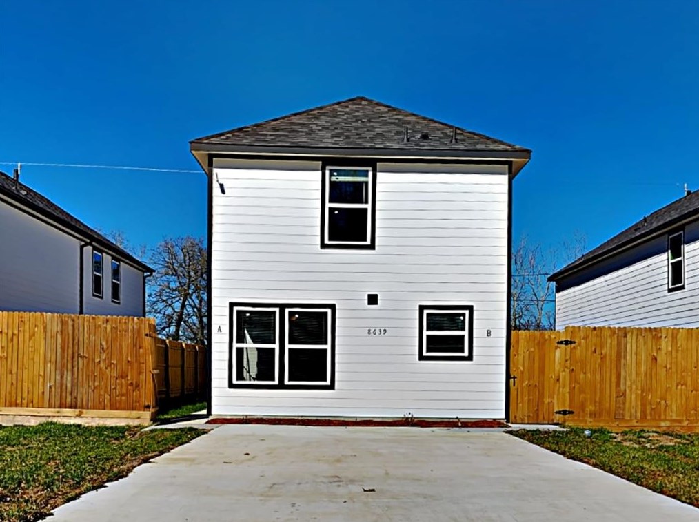 8639 Sunderland Rd, Houston, TX 77028-1650