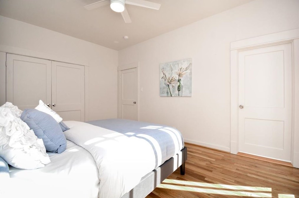 2418 Mandell, Houston TX 77005-1828 exterior