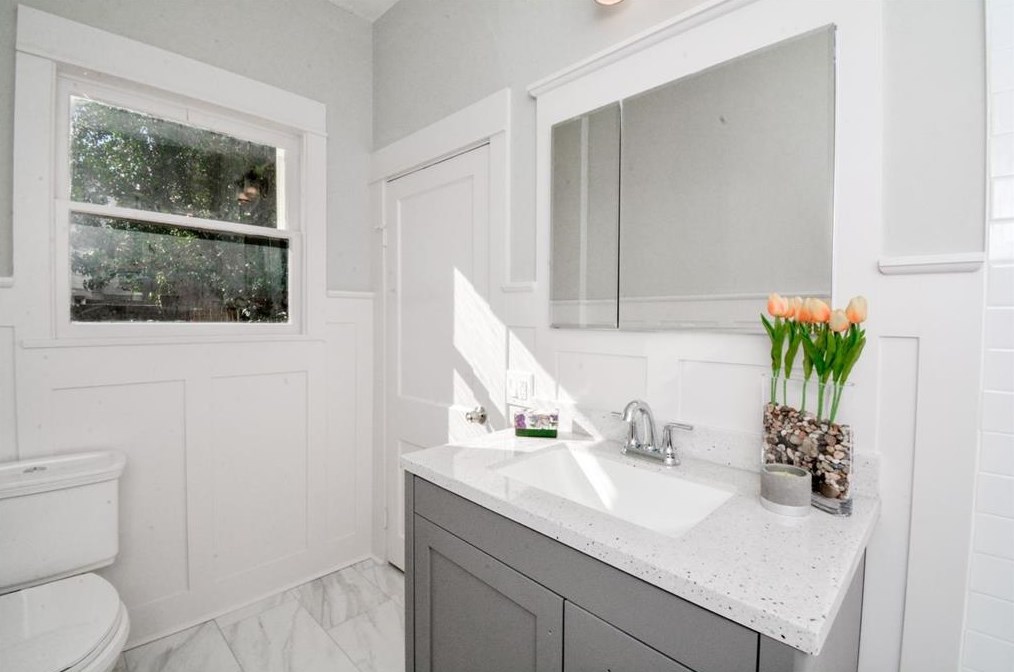 2418 Mandell, Houston TX 77005-1828 exterior