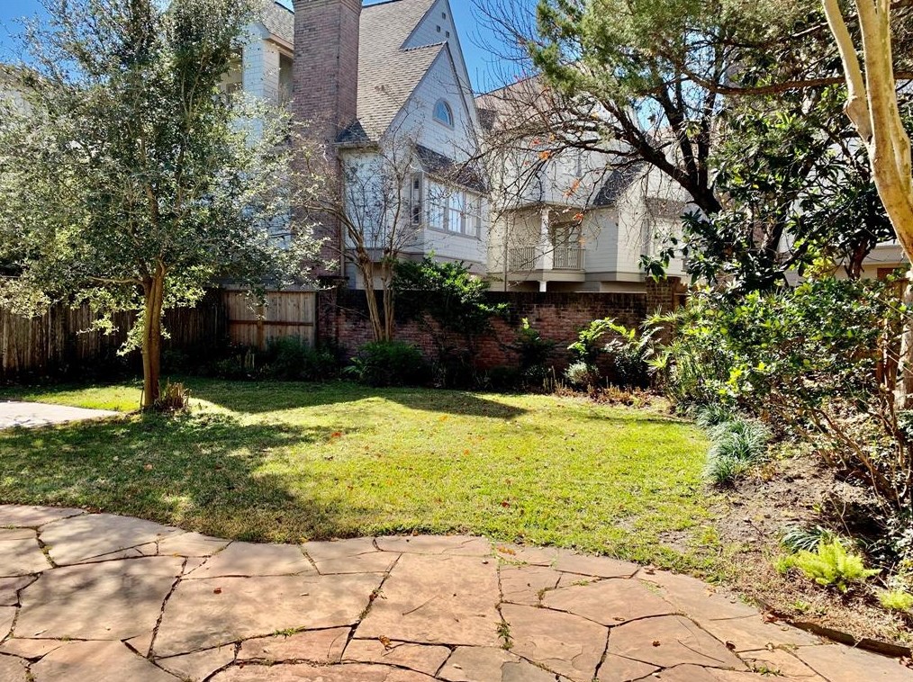 2418 Mandell, Houston TX 77005-1828 exterior