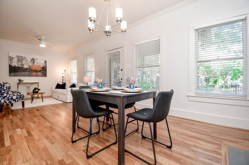 2418 Mandell, Houston TX 77005-1828 exterior