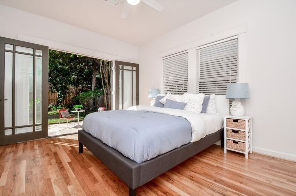 2418 Mandell, Houston TX 77005-1828 exterior