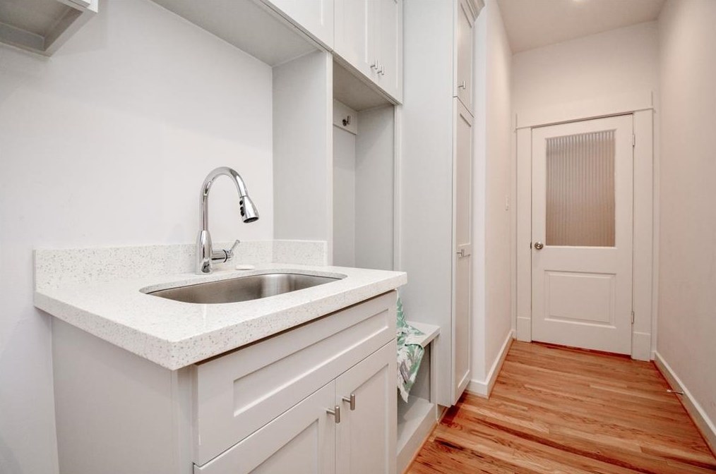 2418 Mandell, Houston TX 77005-1828 exterior