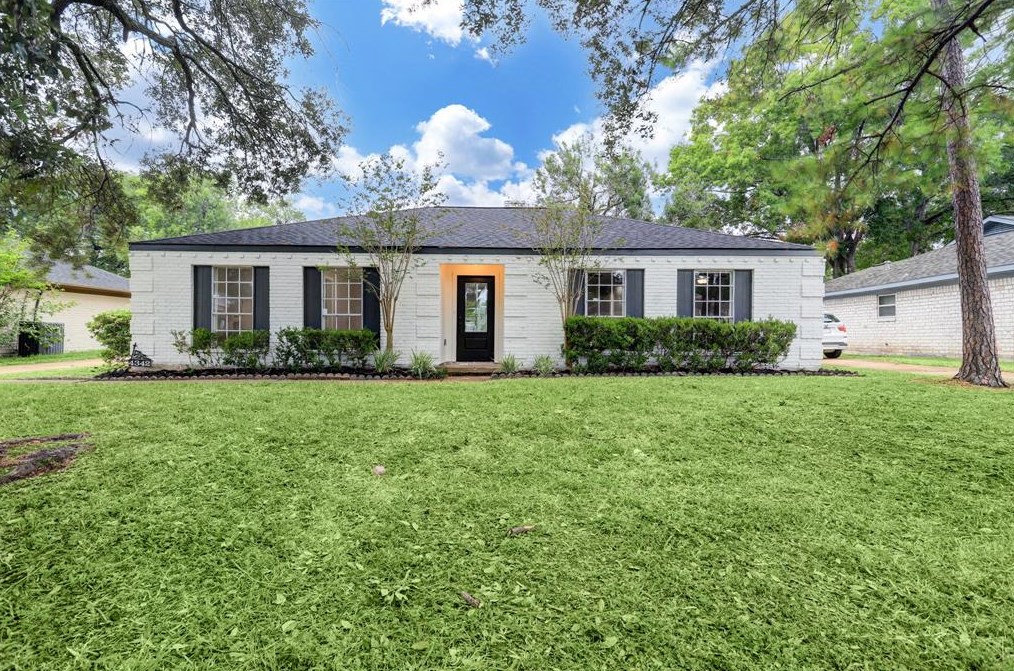 4342 Bugle Rd, Houston, TX 77072-1824