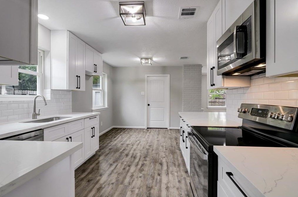 4342 Bugle Rd, Houston TX  77072-1824 exterior