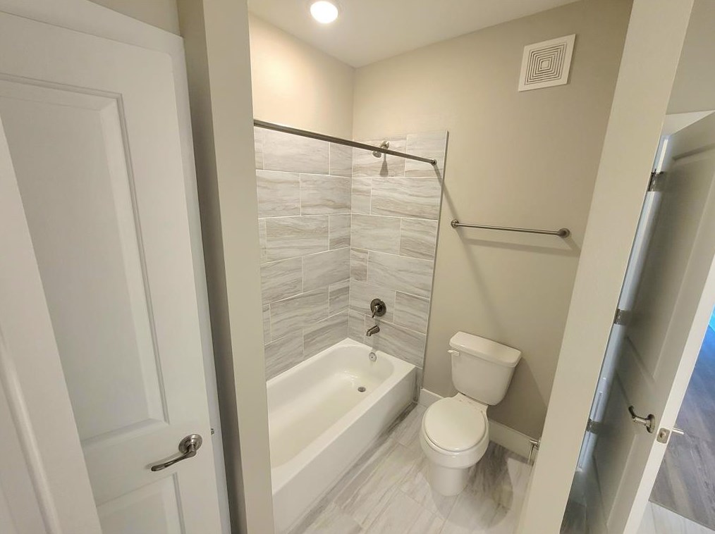 1720 Crestdale Dr, Houston TX  77080-7265 exterior