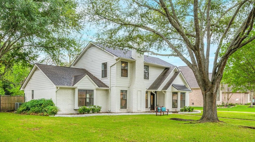 15713 Sierra Dr, Houston TX  77040-1237 exterior