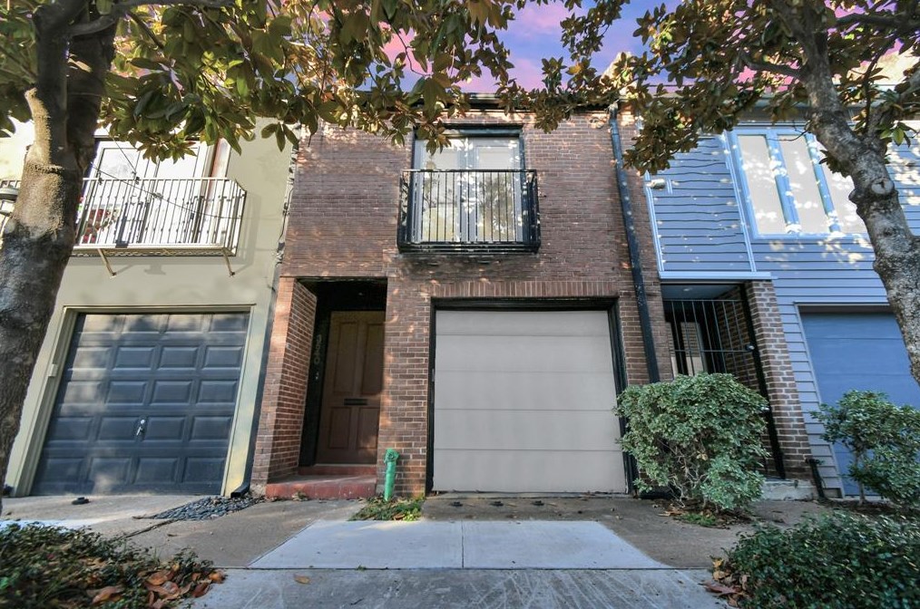 3540 Yupon St, Houston, TX 77006