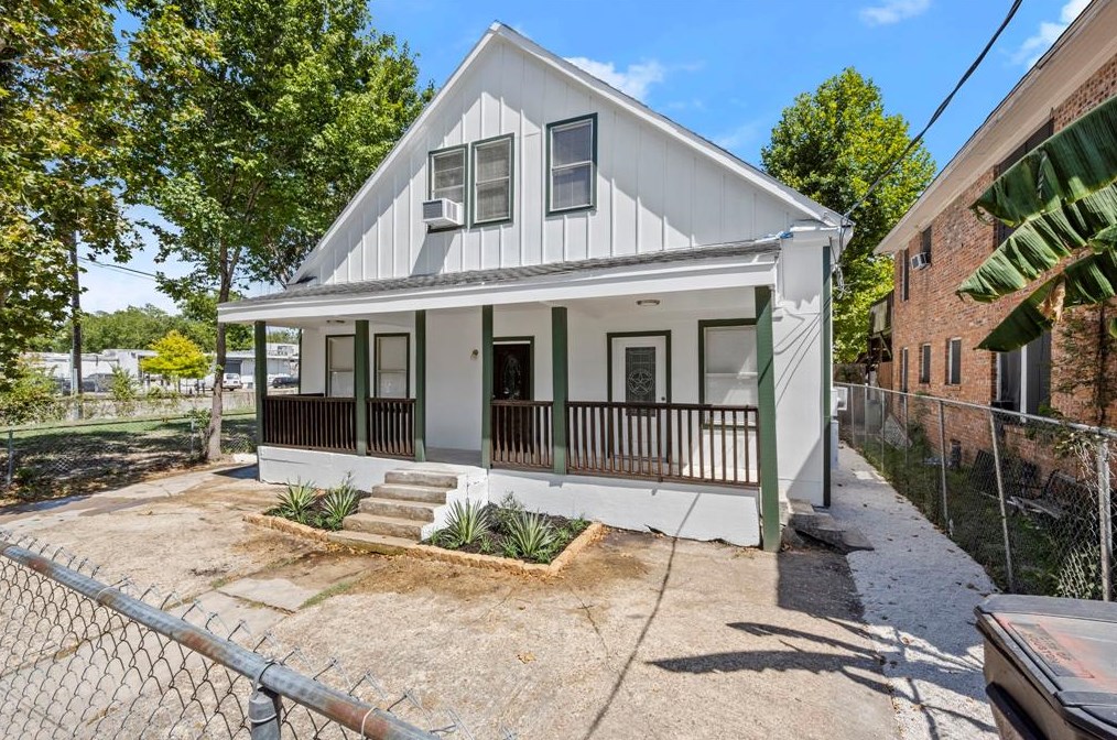 110 N York St, Houston, TX 77003
