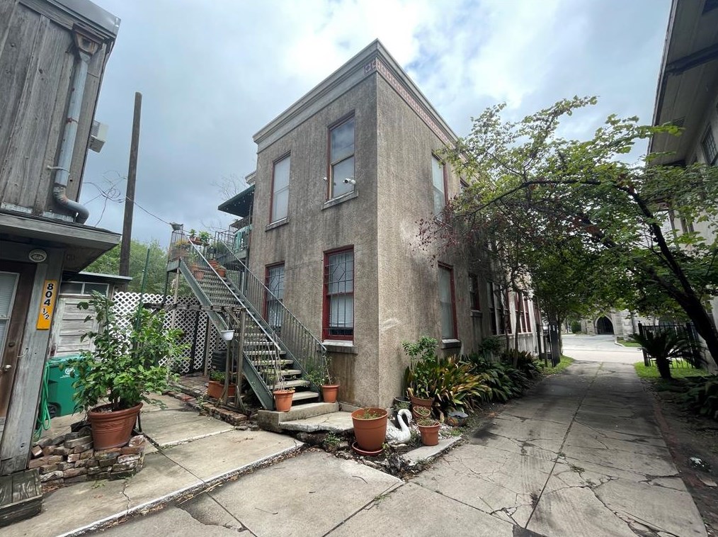 804 Winbern St, Houston TX  77002-9508 exterior