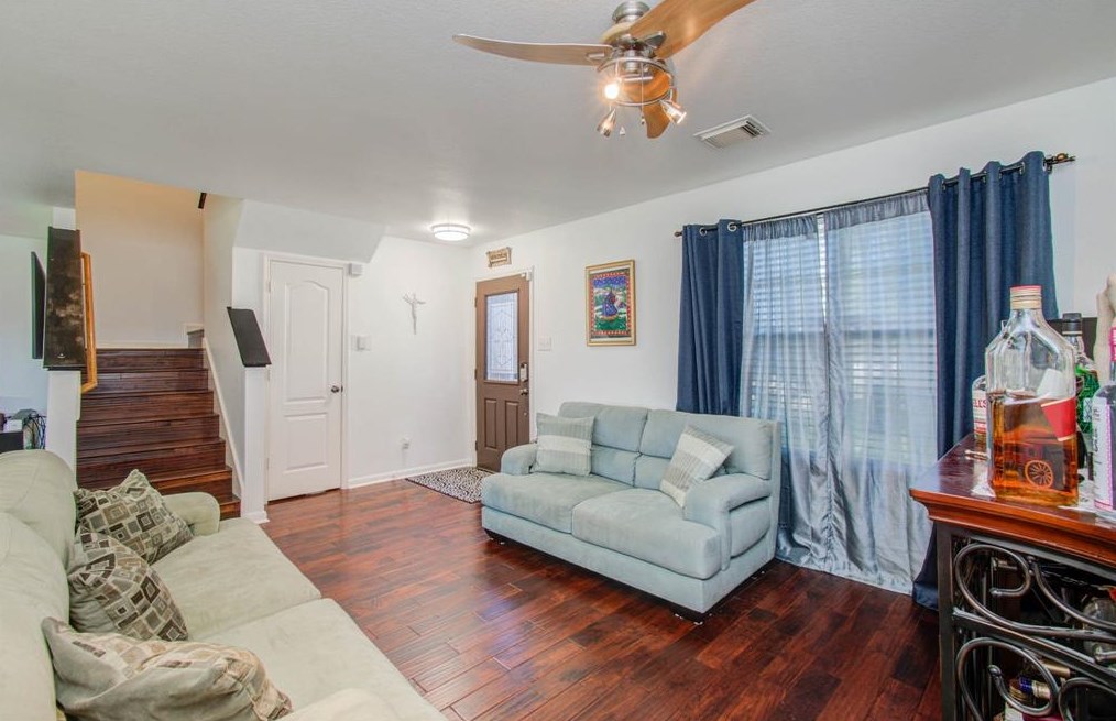 2106 Gable Holw Ln, Katy TX  77450-6771 exterior