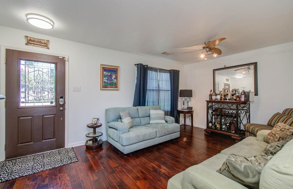 2106 Gable Holw Ln, Katy TX  77450-6771 exterior