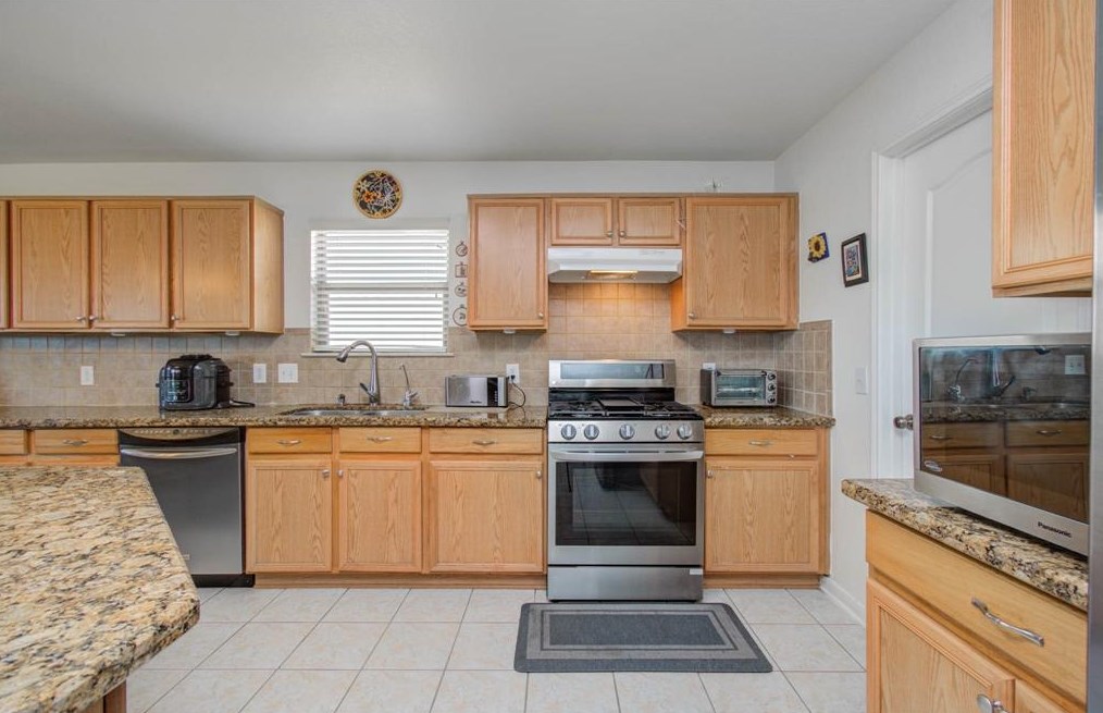 2106 Gable Holw Ln, Katy TX  77450-6771 exterior