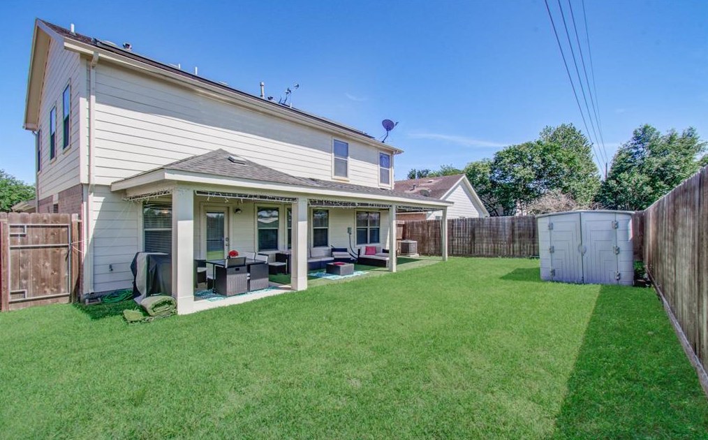 2106 Gable Holw Ln, Katy TX  77450-6771 exterior