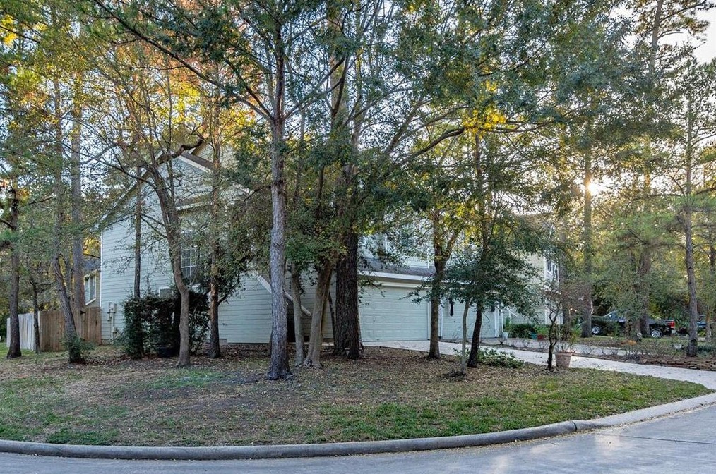 27 N Walden Elms Cir, Spring, TX 77382