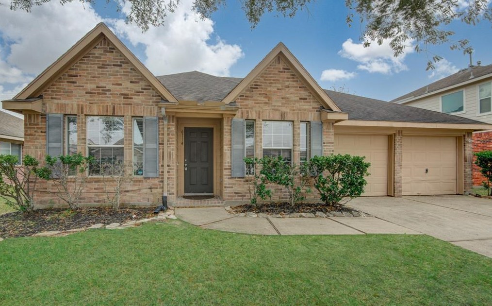 6114 Winter Oak St, Pearland, TX 77584