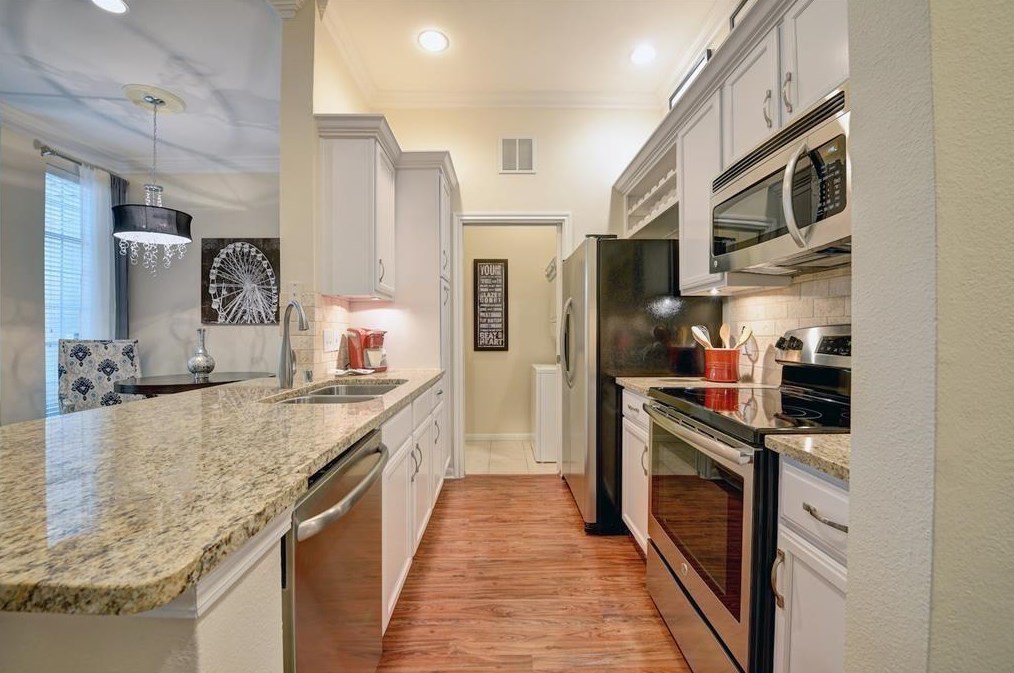 5353 Memorial Dr, Houston TX  77007-8266 exterior