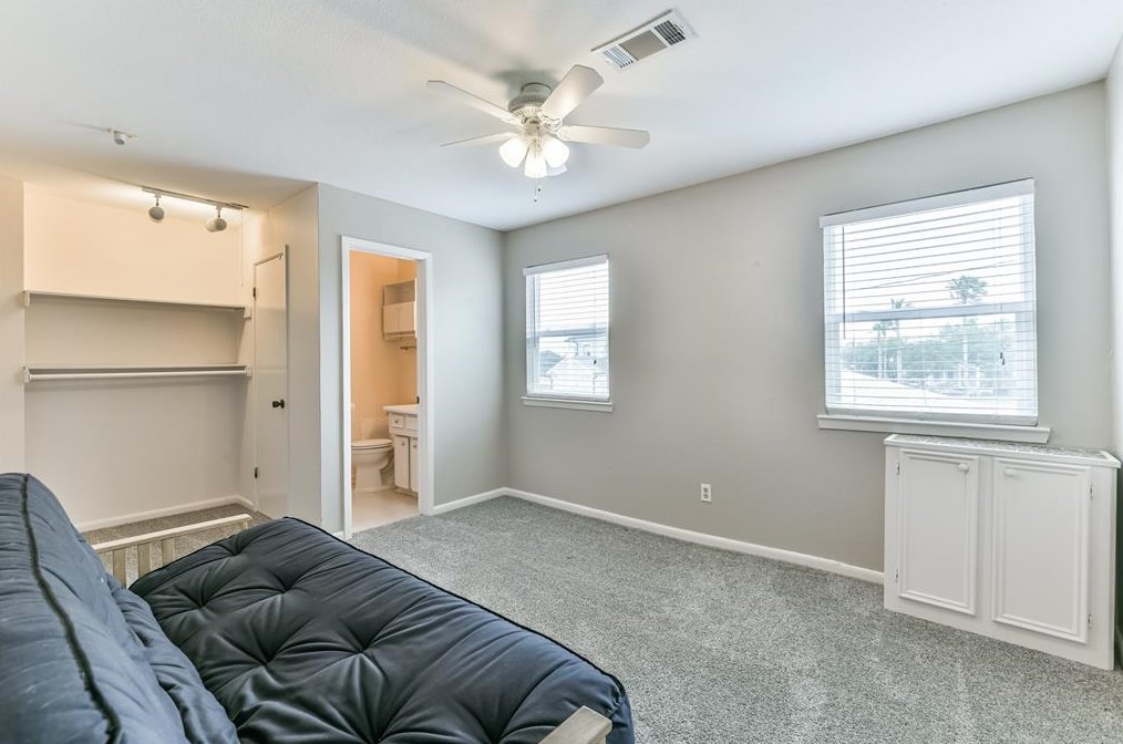 1219 Sealy St, Galveston TX 77550-4029 exterior