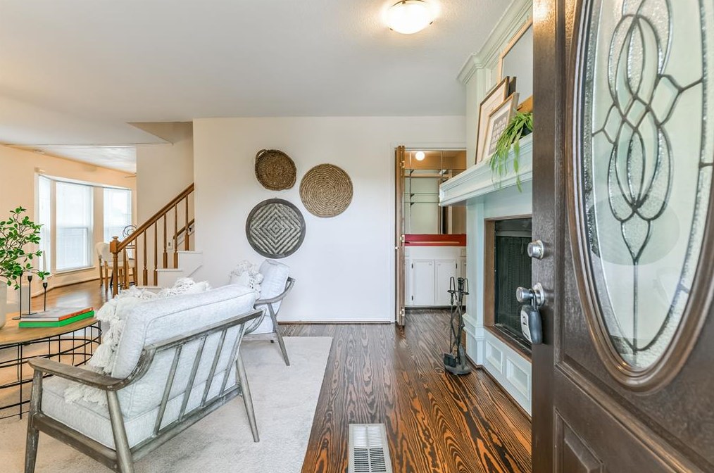 1219 Sealy St, Galveston TX 77550-4029 exterior