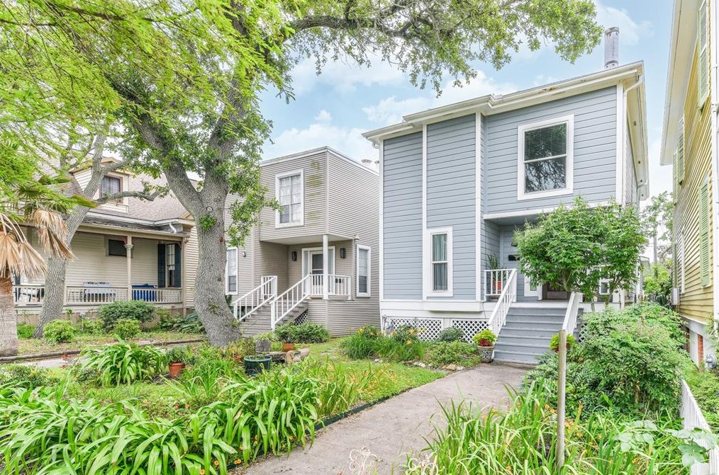 1219 Sealy St, Galveston, TX 77550-5049