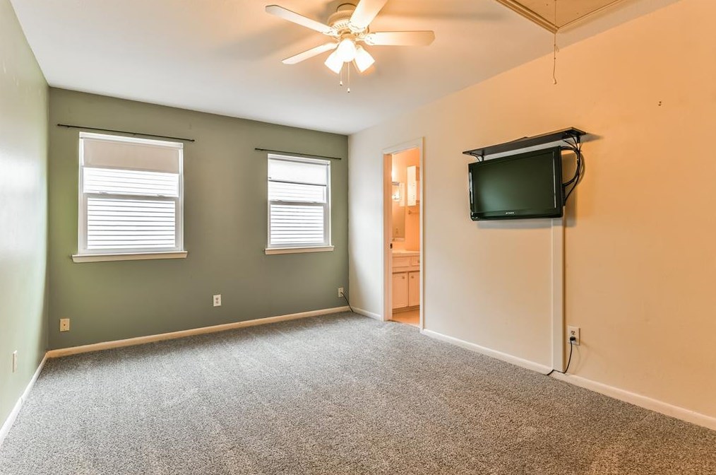 1219 Sealy St, Galveston TX 77550-4029 exterior