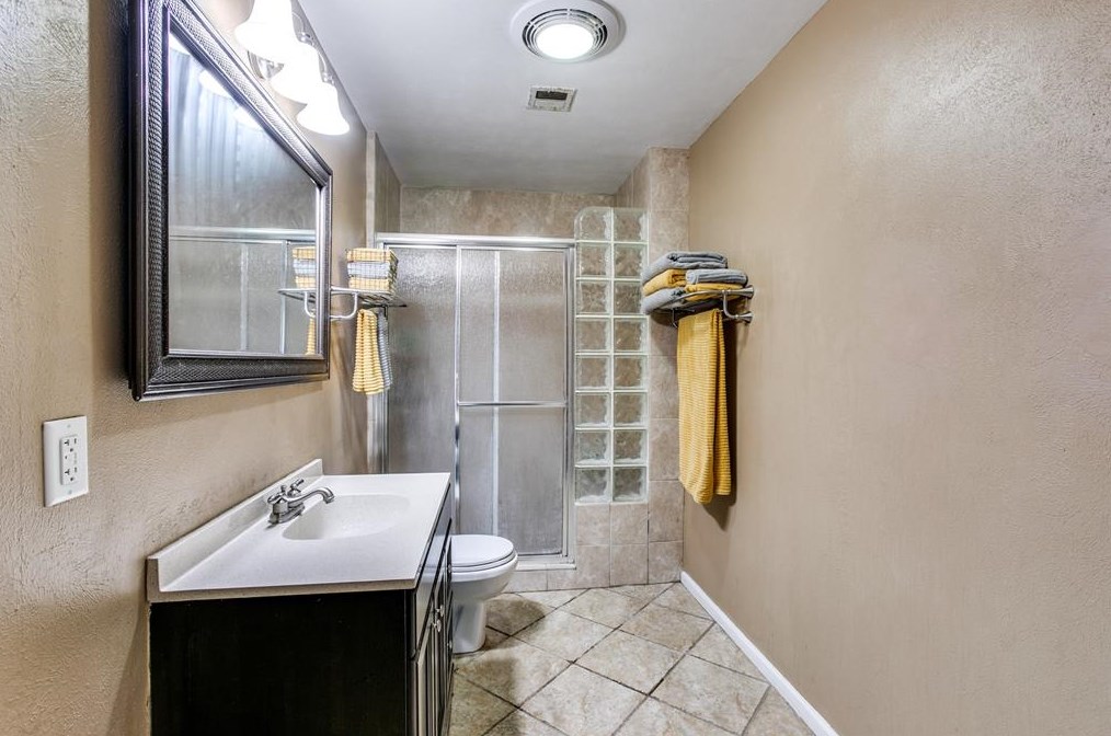 1136 Louise, Houston TX  77009-2958 exterior
