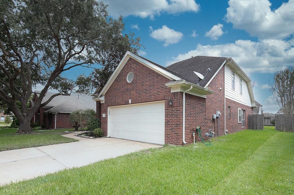 2407 Hanston Ct, Pearland, TX 77584