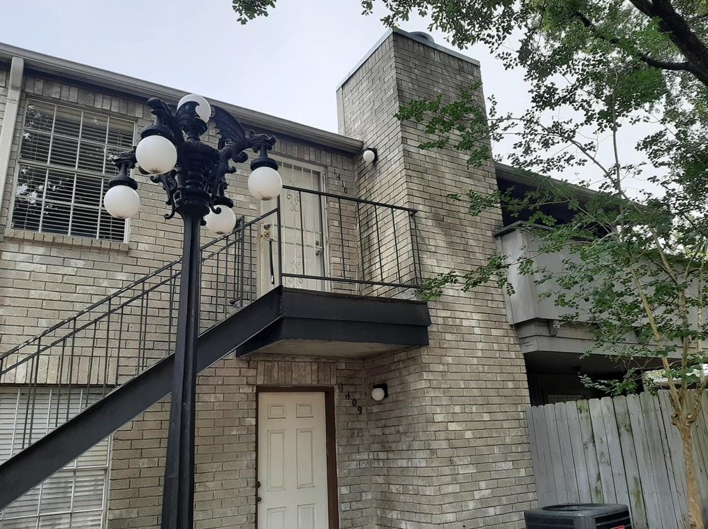 9700 Leawood Blvd, Houston TX  77099-2531 exterior