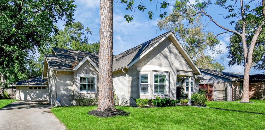 4318 Sarong Dr, Houston TX  77096-4425 exterior