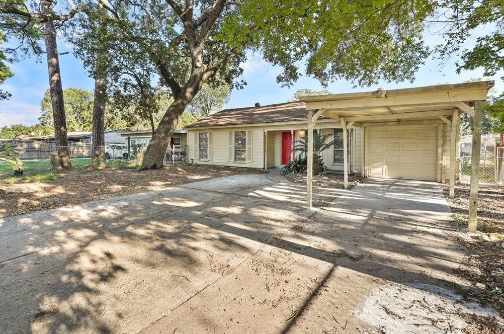 7322 Parker Rd, Houston, TX 77016