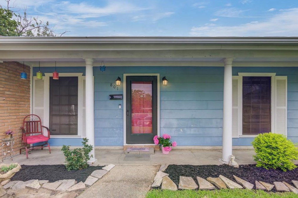 801 Busse Cir, Pasadena, TX 77503-2206