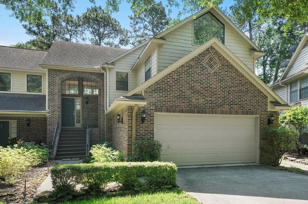 4 Fairway Oaks Pl, Spring, TX 77380-0917