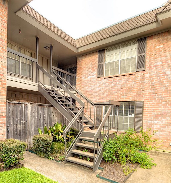 1223 Augusta Dr Apt 20, Houston, TX 77057