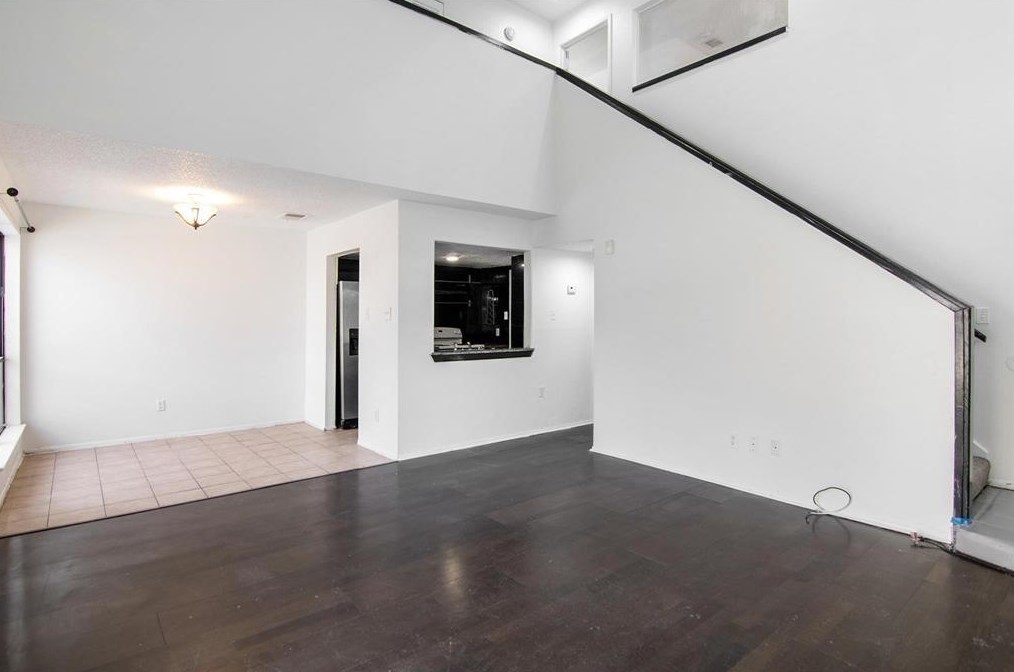 9572 Windswept Ln, Houston, TX 77063-5259