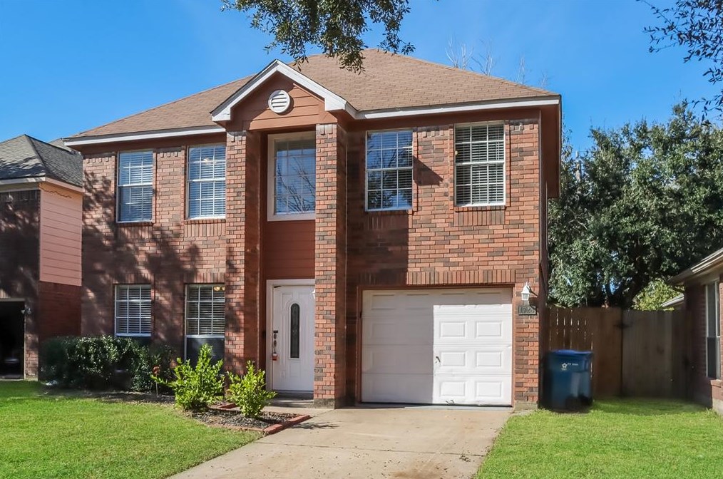 1728 Old Creek Dr, Richmond, TX 77471